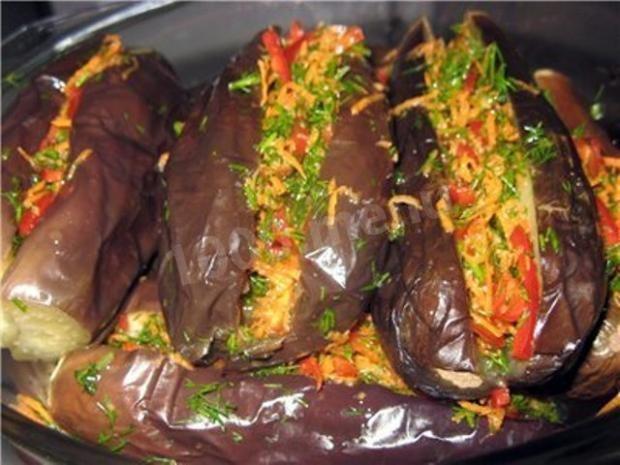Billets, eggplants, fermented and stuffed with vegetables
