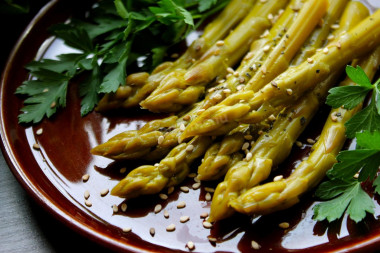 Asparagus pickled for winter