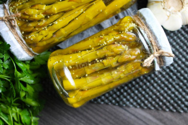 Asparagus pickled for winter