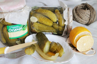 Pickled cucumbers without vinegar