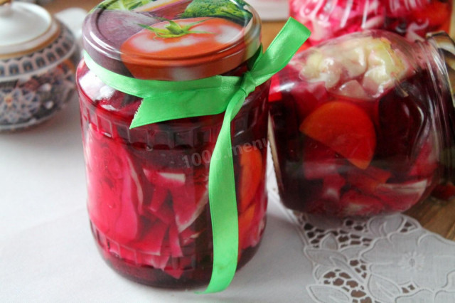 Pickled cabbage with beetroot for winter