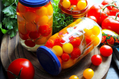 Sweet cherry tomatoes pickled for winter