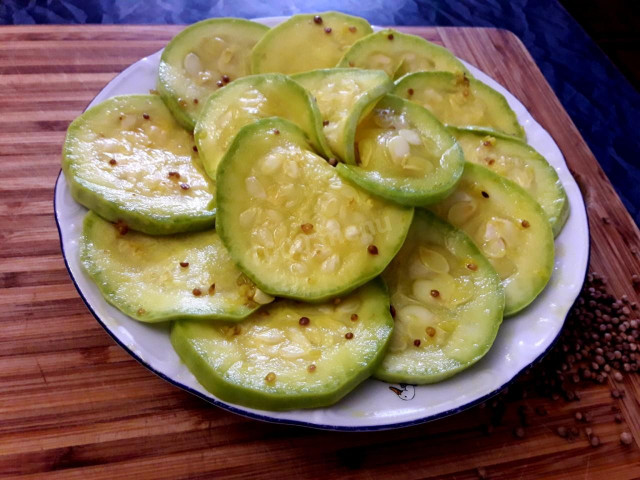 Pickled zucchini with turmeric
