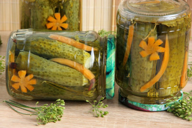 Sterilized pickles