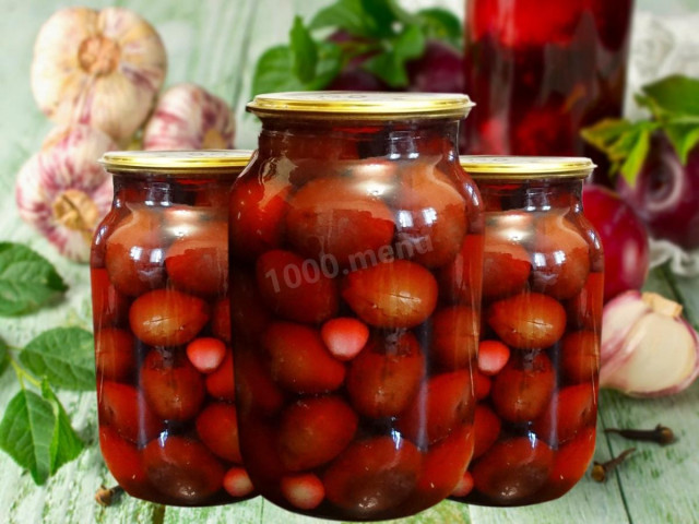 Pickled plums for winter with garlic