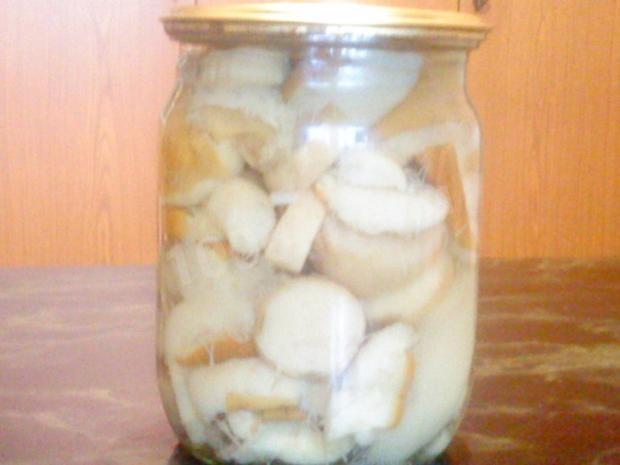 Fresh pickled mushrooms for winter
