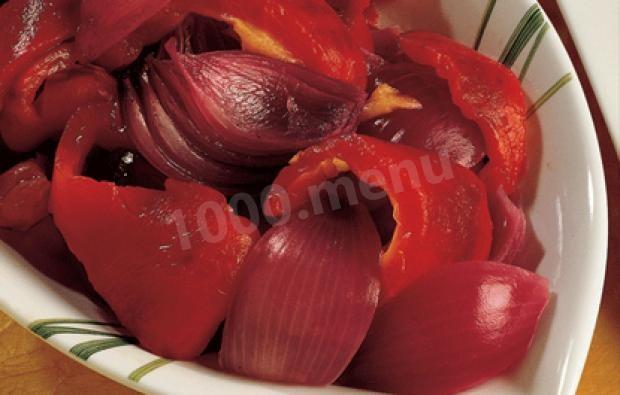 Pickled red onion salad