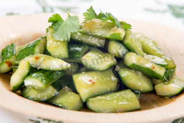 Lightly salted cucumbers in 5 minutes