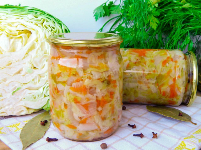 Cabbage salad without sterilization for winter
