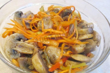 Salad with mushrooms, carrots, vinegar, sugar