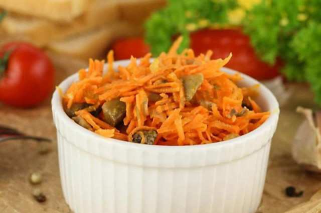 Salad with mushrooms, carrots, vinegar, sugar