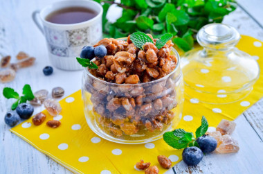 Peanuts in sugar