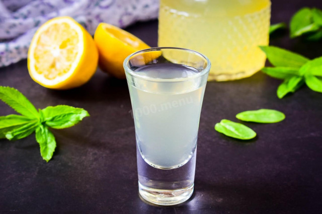 Homemade lemon vodka