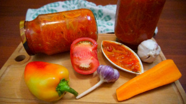 Salad for winter tomatoes garlic pepper carrots