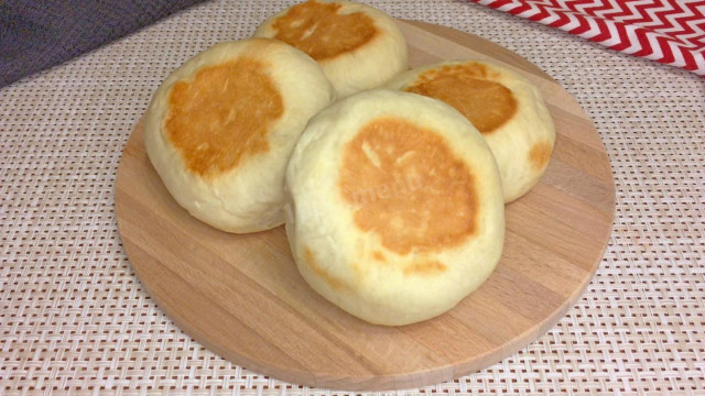 Soft rolls in a frying pan