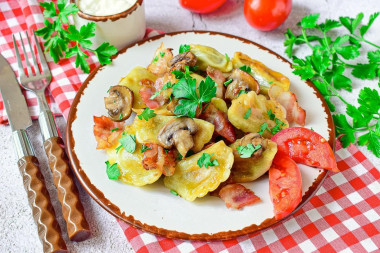 Fried dumplings with potatoes