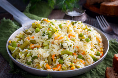 Rice with frozen vegetables