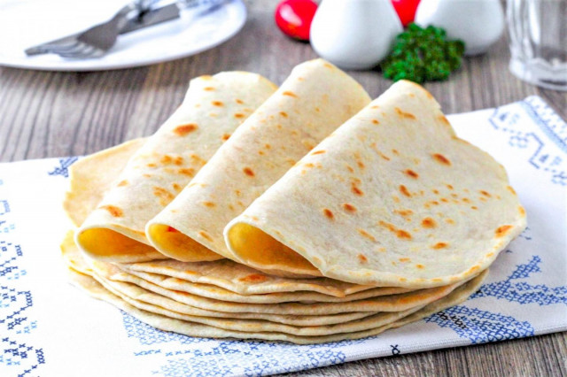 Tortillas without eggs on water