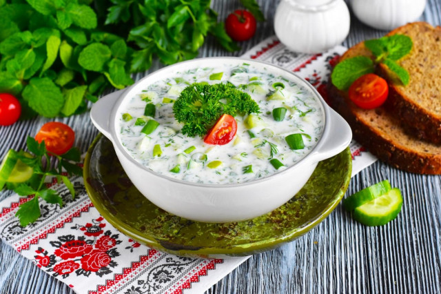 Cold kefir soup with cucumber
