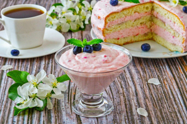 Yogurt sponge cake cream cake