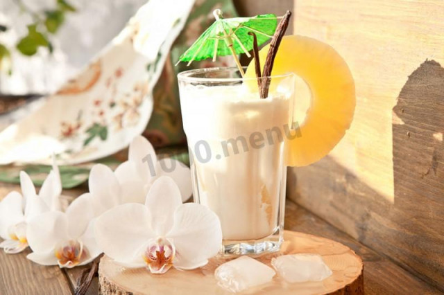 Non-alcoholic Pina colada