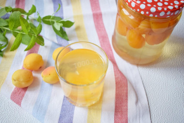Apricot compote for winter per liter jar