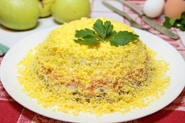 Mimosa salad with melted cheese