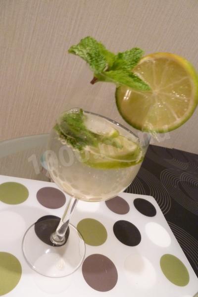 Non-alcoholic Mojito cocktail