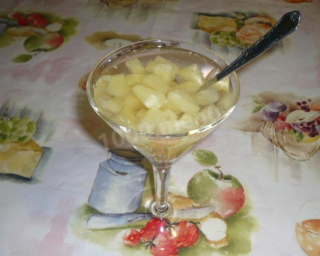 Pineapple in champagne