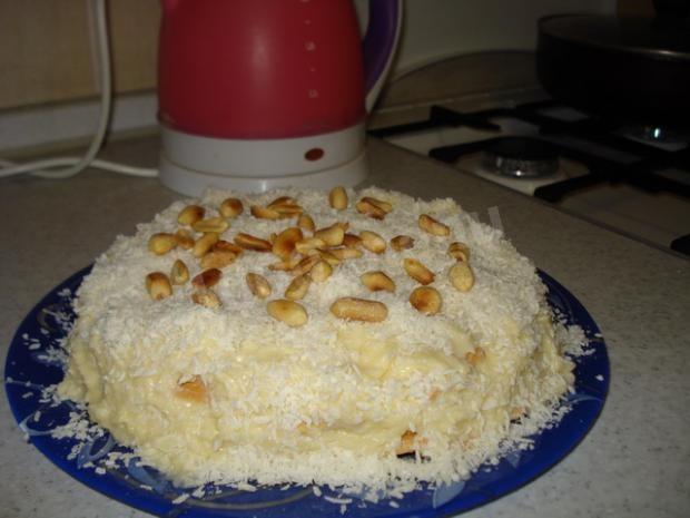 Coconut cake on crackers without baking