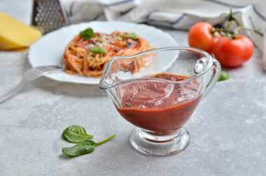 Tomato paste spaghetti sauce