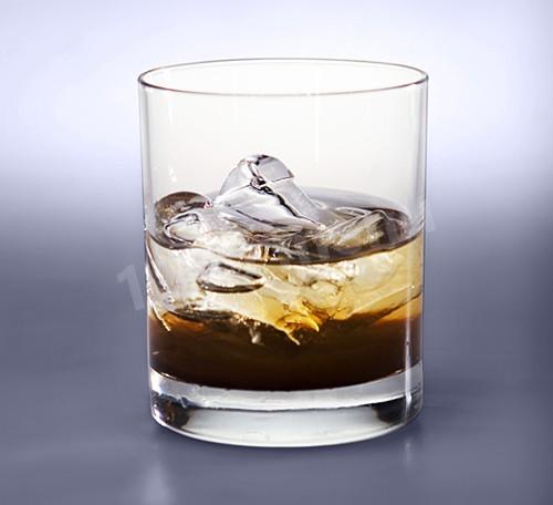Cocktail of vodka and coffee liqueur with ice