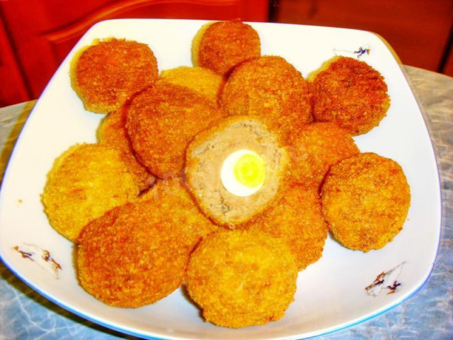 Meat balls with egg
