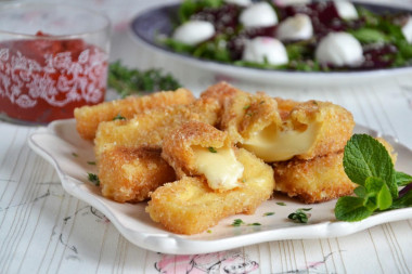 Fried cheese in breadcrumbs