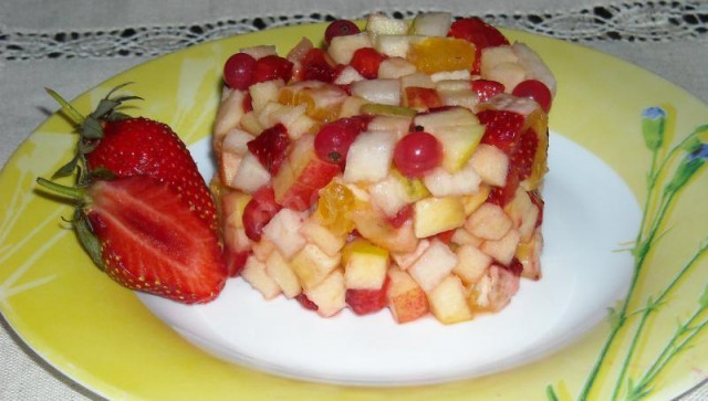 Fruit and berry dessert