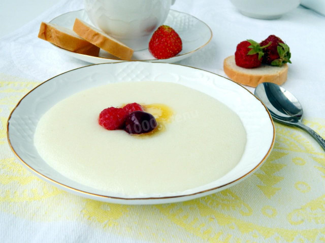 Semolina porridge in the microwave