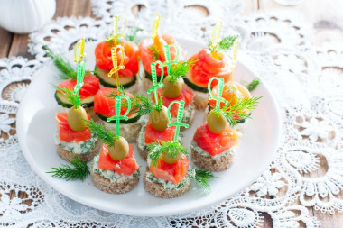 Salmon canapes on skewers