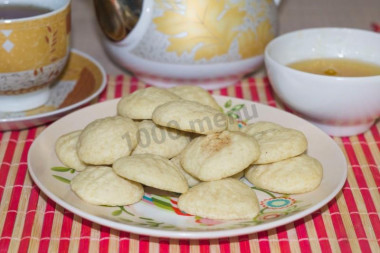 Cookies in the microwave with milk and butter