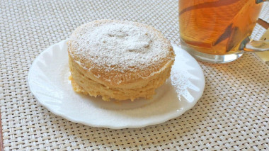 Cupcake with peanut paste in the microwave without eggs