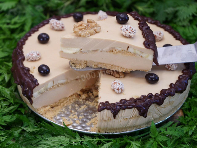Caramel cottage cheese cake with nuts without baking