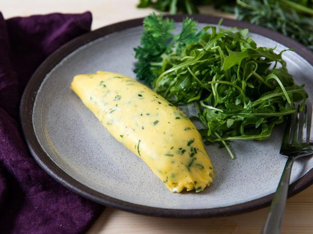 Classic French omelette with greens