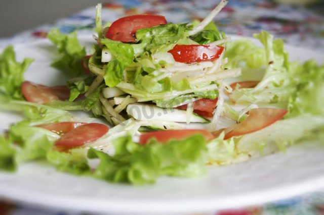 Summer salad with hot oil
