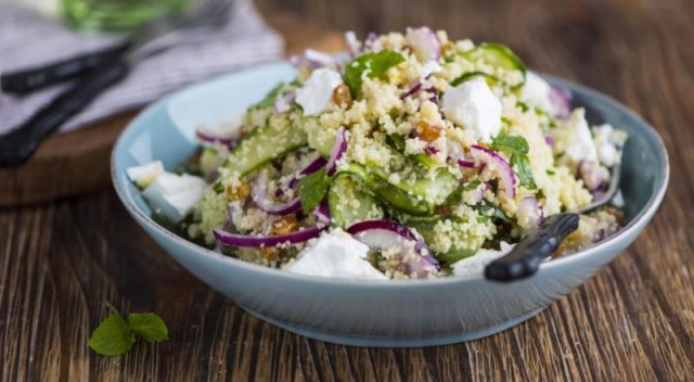 Couscous salad with cucumbers and feta