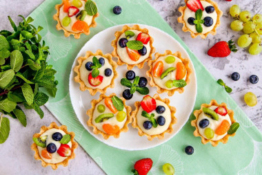 Tartlets with sweet filling