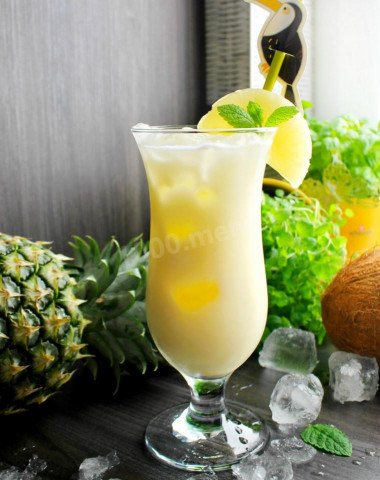 Alcoholic Pina Colada cocktail