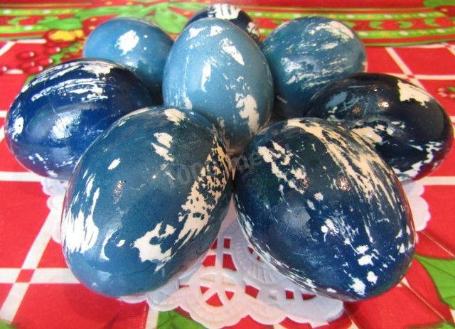 How to color eggs for Easter with red cabbage