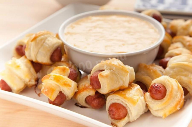 Fondue with sausages