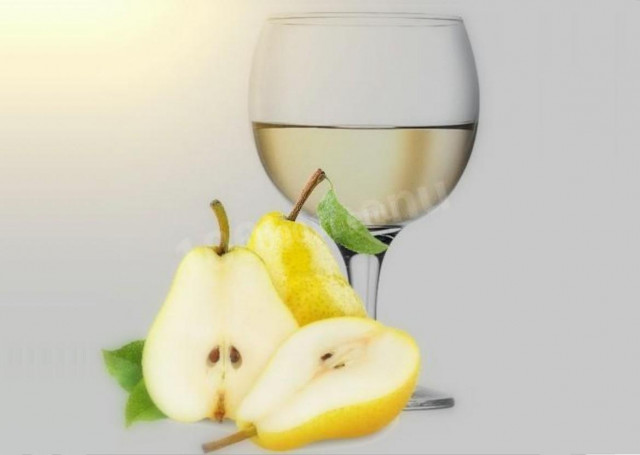 Pear homemade wine made from pears with yeast