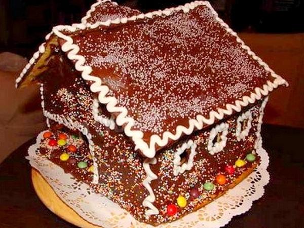 New Year's House cake