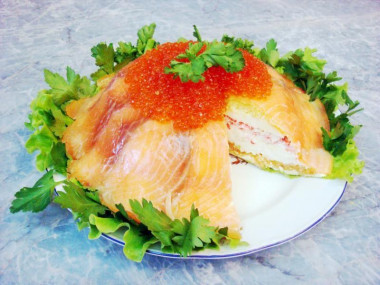 Salmon Fish Salad Cake with caviar